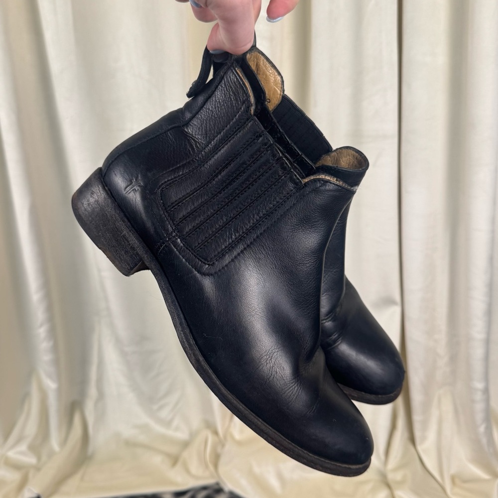 FRYE Phillip Chelsea Leather Boots size 9.5